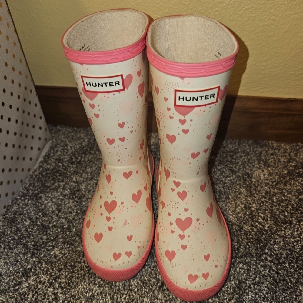 Hunter Kids Cream Rain Boots with Pink Heart Print